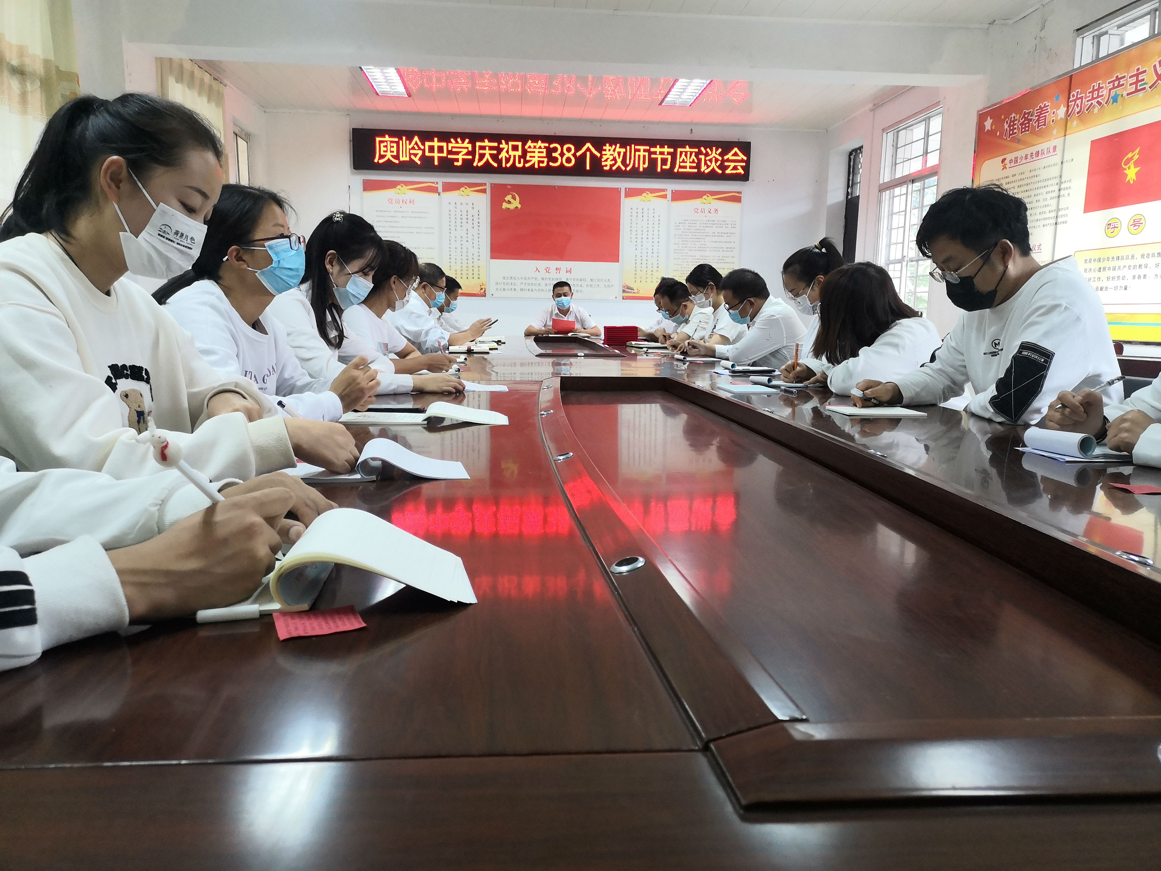 5座谈会.jpg
